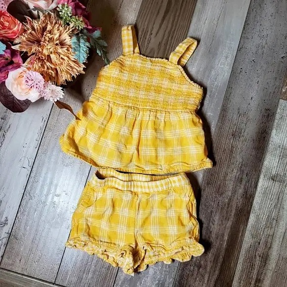 Cat & Jack Yellow & White Plaid Summer Outfit - Picture 1 of 4
